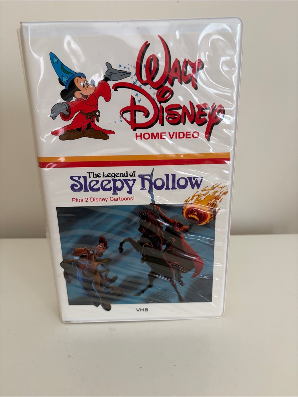 Disney Walt Disney Home Video The Legend of Sleepy Hollow - White & Red